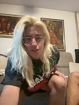 Snapshot of PlayWithUsXO chatting on 07.18.26 PlayWithUsXO online show from 07.18.26