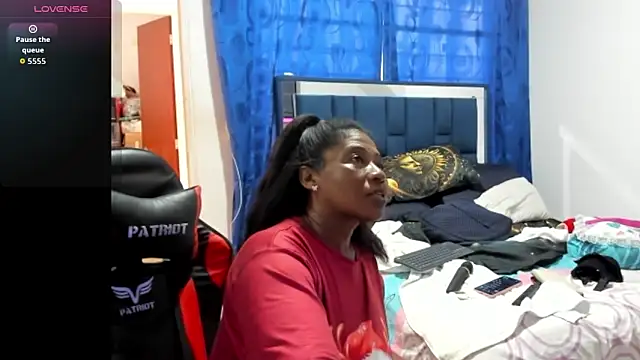 Snapshot of LupeAdams chatting on 02.04.26 LupeAdams online show from 02.04.26