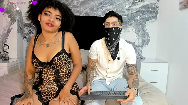 ErickAndSasha online show from 07.12.26