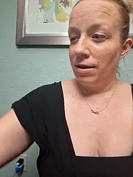 XxMs StarzxX online show from 02.14.25