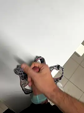 swissboy22 online show from 10.18.25