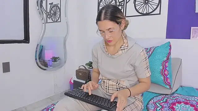JessicaRose- online show from 07.21.26