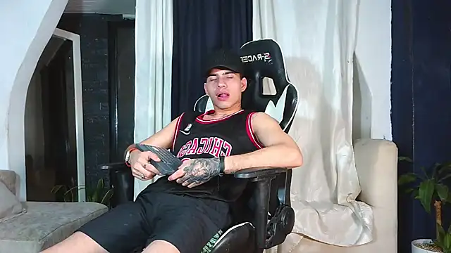 Dereek hott online show from 07.23.26