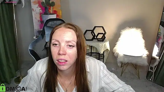 Snapshot of EmilyStevart chatting on 08.05.26 EmilyStevart online show from 08.05.26