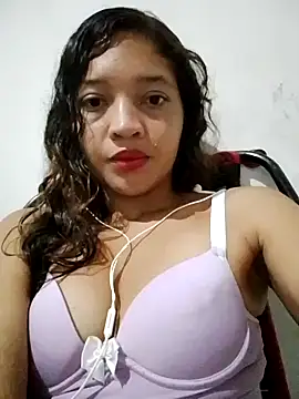 Snapshot of cute_larissa_xx chatting on 07.25.26 cute larissa xx online show from 07.25.26