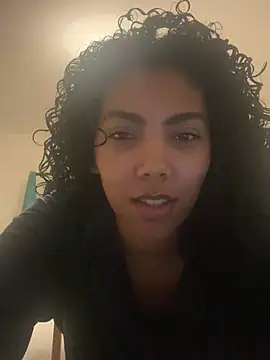 Snapshot of Amelify chatting on 07.24.26 Amelify online show from 07.24.26