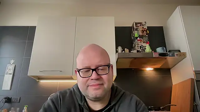 Snapshot of theitalianbear chatting on 01.14.25 theitalianbear online show from 01.14.25