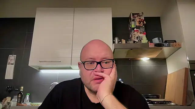 Snapshot of theitalianbear chatting on 01.15.25 theitalianbear online show from 01.15.25