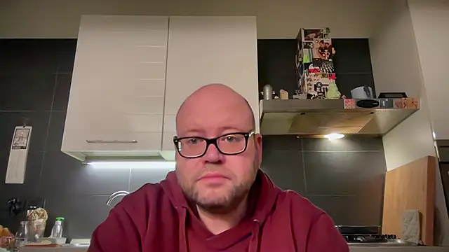 Snapshot of theitalianbear chatting on 01.21.25 theitalianbear online show from 01.21.25