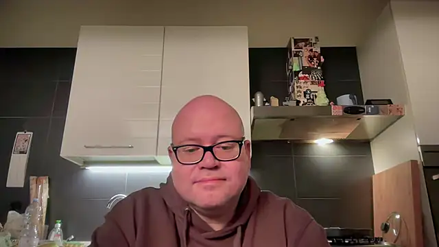 Snapshot of theitalianbear chatting on 03.12.25 theitalianbear online show from 03.12.25