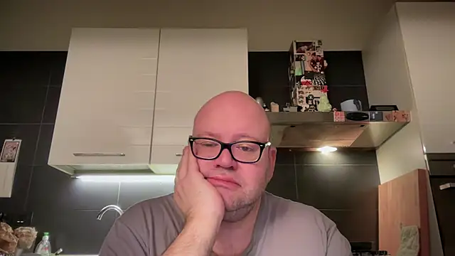 Snapshot of theitalianbear chatting on 03.15.25 theitalianbear online show from 03.15.25