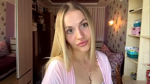 CelineBetzel online show from 08.03.26