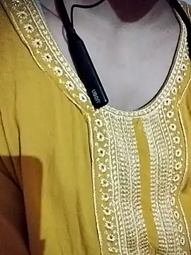 Pooja kumari 001 online show from 07.31.26