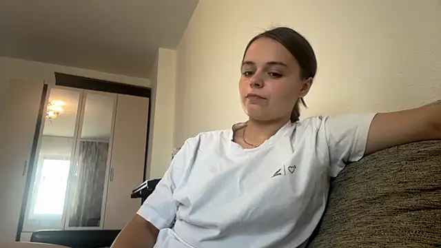 LorileeKaliszewski online show from 08.03.26