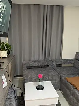 bella roger online show from 08.06.26