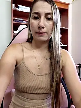 Lipzzy sun20 online show from 08.08.26