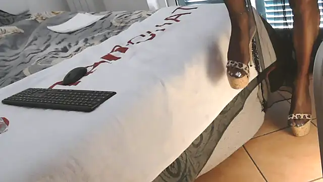 Snapshot of pinktv68 chatting on 10.31.25 pinktv68 online show from 10.31.25