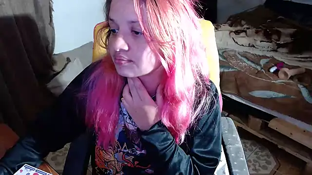 Snapshot of kattydirtylol chatting on 12.10.24 kattydirtylol online show from 12.10.24