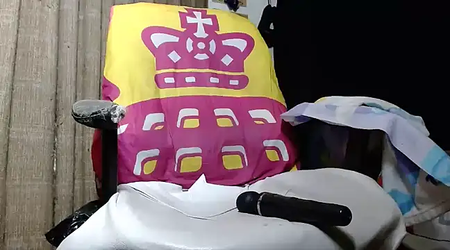 Snapshot of kattydirtylol chatting on 01.21.25 kattydirtylol online show from 01.21.25