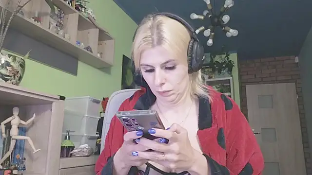 karmija online show from 11.28.25