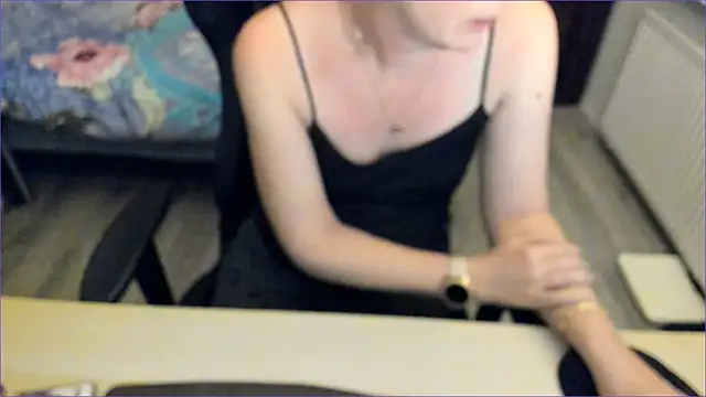 minoesje37 online show from 12.16.24