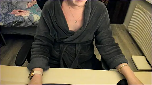 minoesje37 online show from 12.17.24