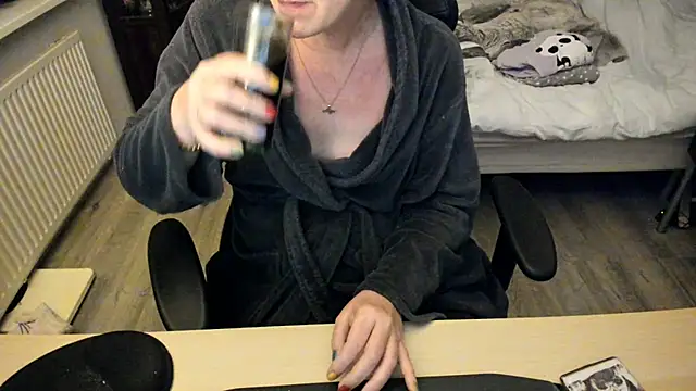 minoesje37 online show from 01.11.25