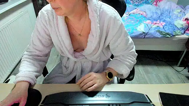 minoesje37 online show from 03.03.25