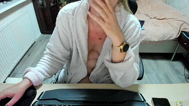 minoesje37 online show from 03.08.25