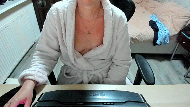 minoesje37 online show from 03.11.25