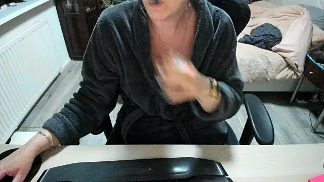 minoesje37 online show from 03.16.25