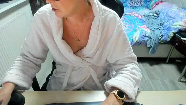 minoesje37 online show from 10.07.25