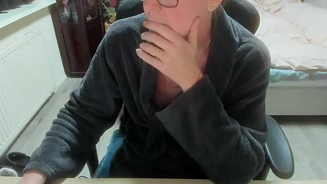 minoesje37 online show from 02.23.26