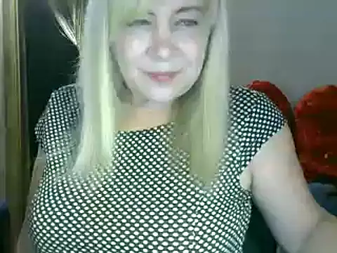 Snapshot of AgoniA7 chatting on 02.20.25 AgoniA7 online show from 02.20.25