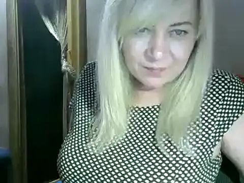 Snapshot of AgoniA7 chatting on 03.02.25 AgoniA7 online show from 03.02.25