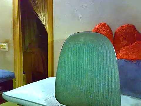 Snapshot of AgoniA7 chatting on 10.27.25 AgoniA7 online show from 10.27.25