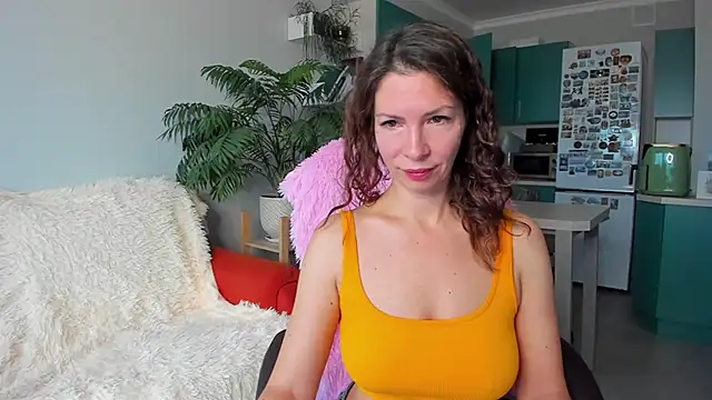 ChristinaGlory online show from 10.24.25