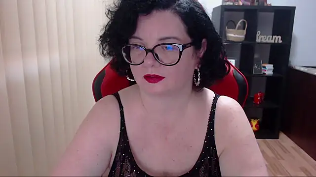 MissTroublle online show from 12.13.24