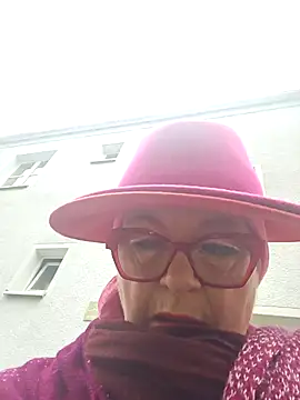 MucMilf59 online show from 10.17.25