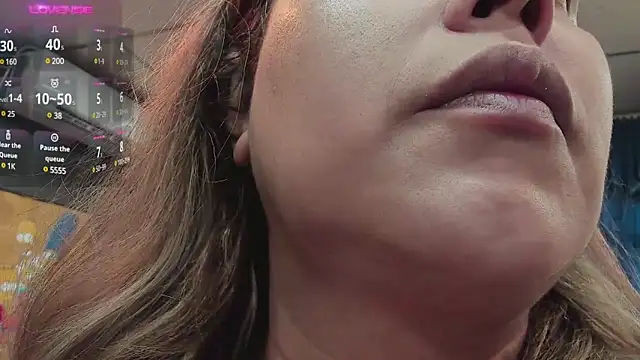 khloeHermaprodit3 online show from 02.21.25