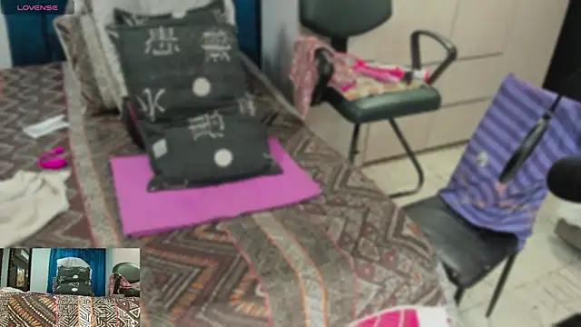 khloeHermaprodit3 online show from 02.23.25