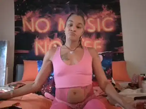 Snapshot of EnticingAaliyah chatting on 12.12.24 EnticingAaliyah online show from 12.12.24