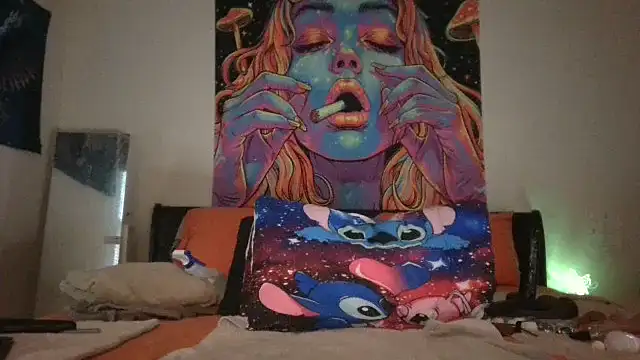 Snapshot of EnticingAaliyah chatting on 10.10.25 EnticingAaliyah online show from 10.10.25