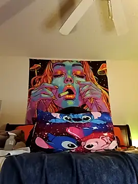 Snapshot of EnticingAaliyah chatting on 11.17.25 EnticingAaliyah online show from 11.17.25