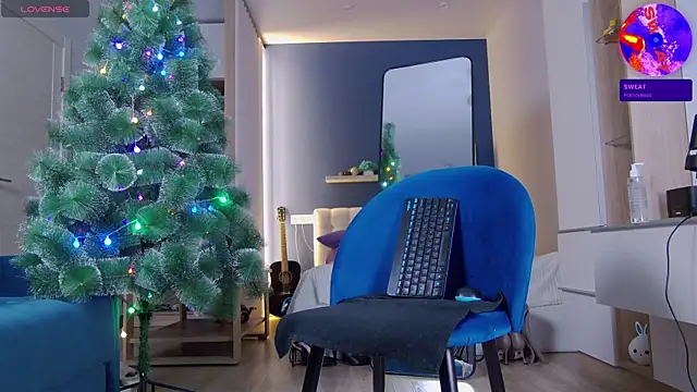 LAUREL HAZEL online show from 01.16.25