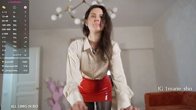 LAUREL HAZEL online show from 03.27.26