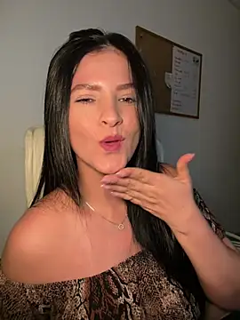 Snapshot of Carolina_Novoa chatting on 02.15.25 Carolina Novoa online show from 02.15.25