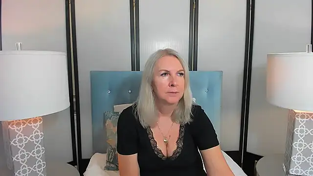 EricaTop online show from 10.27.25