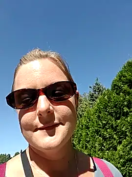 Snapshot of SwedishJennifer chatting on 07.21.26 SwedishJennifer online show from 07.21.26