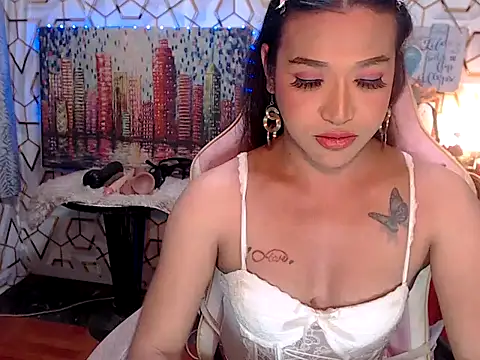 Snapshot of AsianMariaTs chatting on 04.21.26 AsianMariaTs online show from 04.21.26